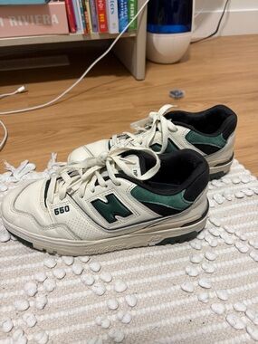 New Balance Black & Cream Low-Top Sneakers